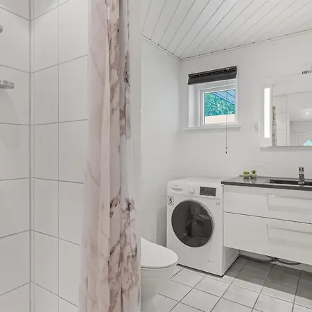 Ferienhaus Guthbrand - 1-3km From The Sea By Interhome *