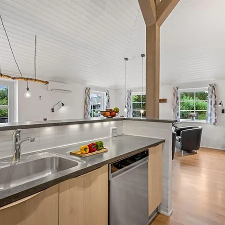 Ferienhaus Guthbrand - 1-3km From The Sea By Interhome Blåvand