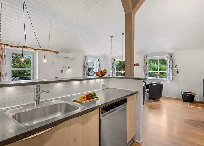 Ferienhaus Guthbrand - 1-3km From The Sea By Interhome Blåvand